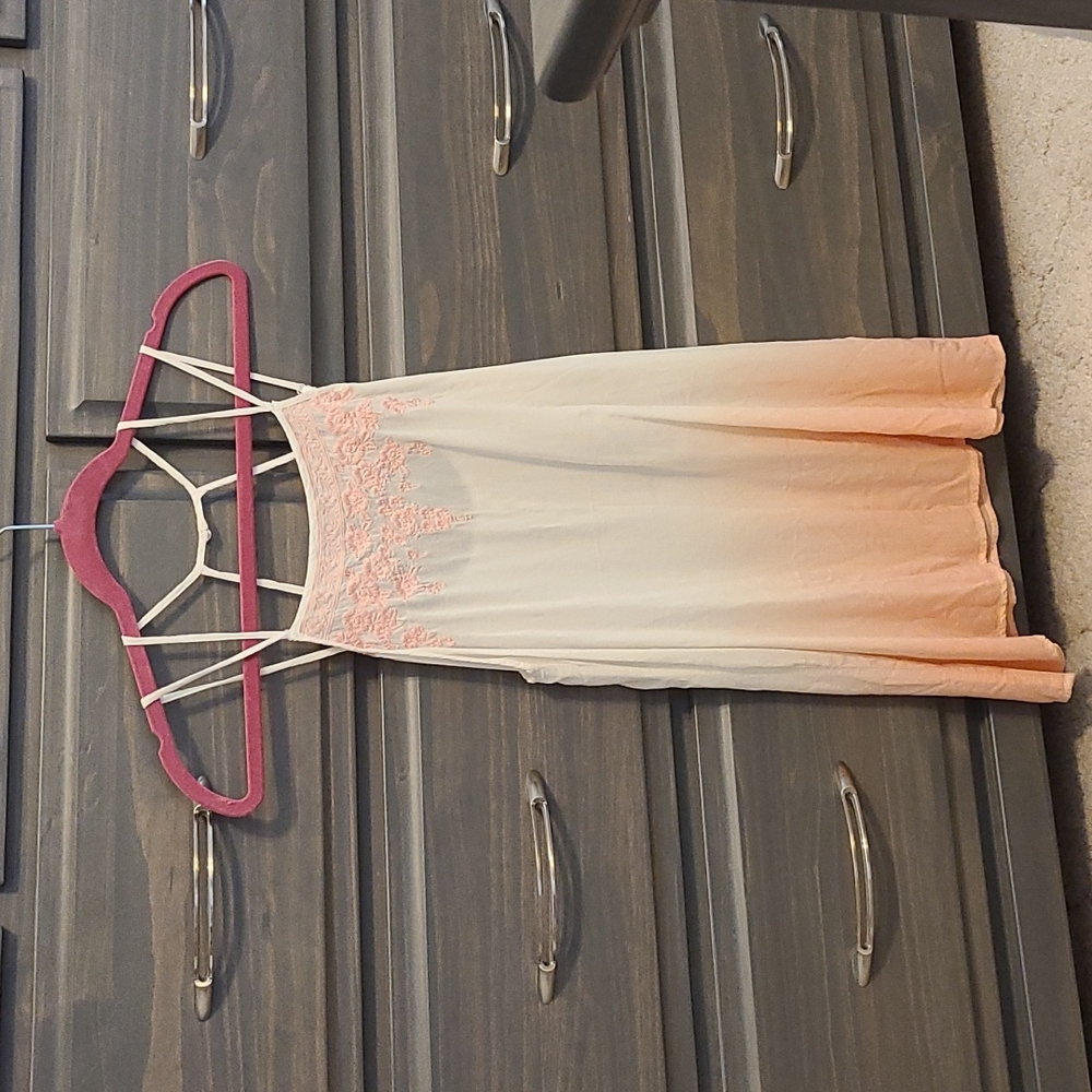 Flower embroidered ombre top